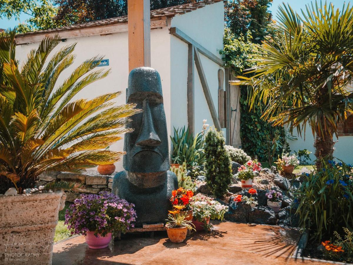 Moai Home Apartman Sárvár Dış mekan fotoğraf